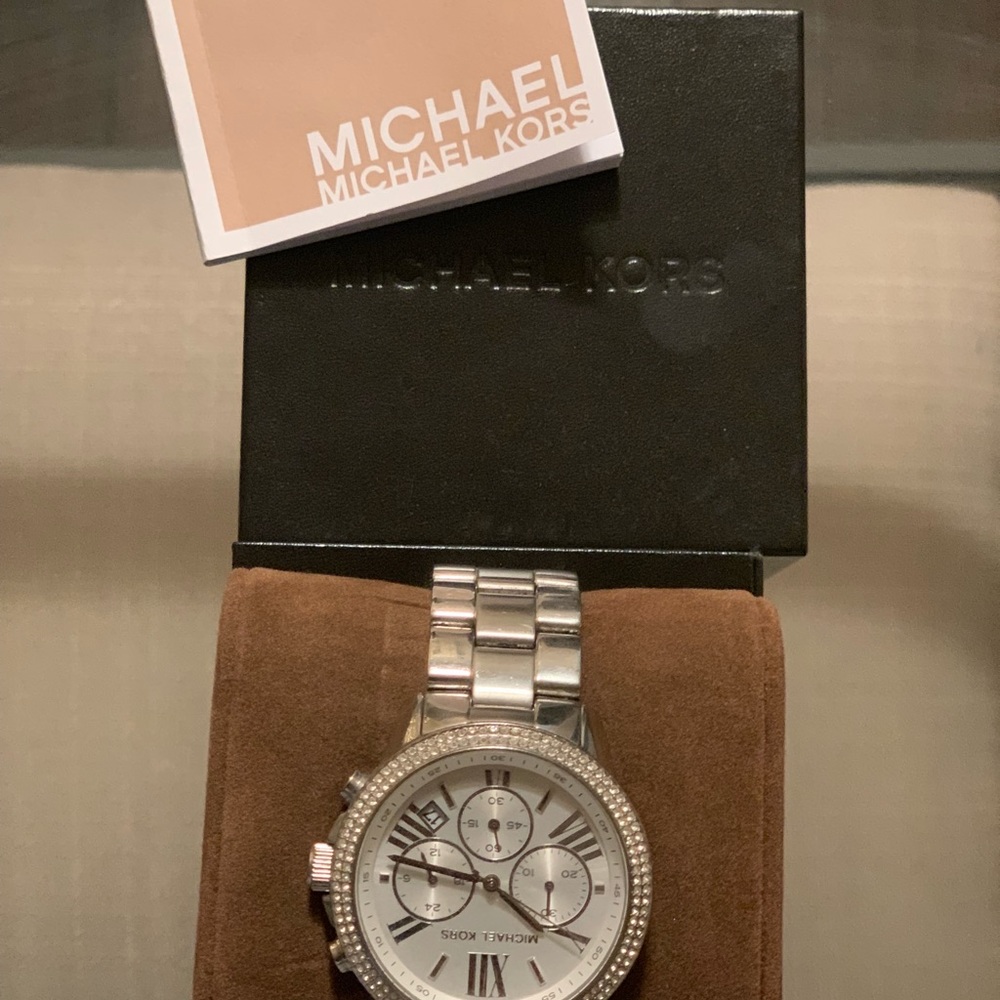 Watch - Picture 3 of 3
